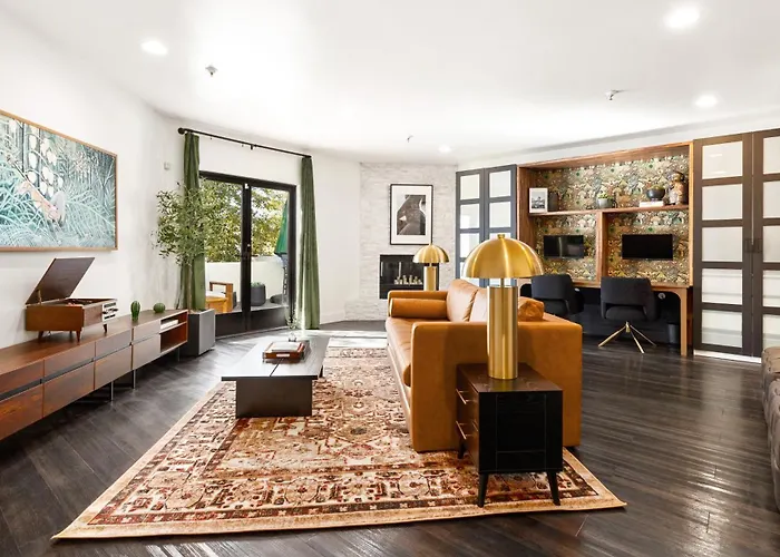 Chic 3br Escape Steps From Old Town Bars Free Parking Apartment *