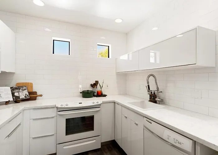 Chic 3br Escape Steps From Old Town Bars Free Parking * Scottsdale