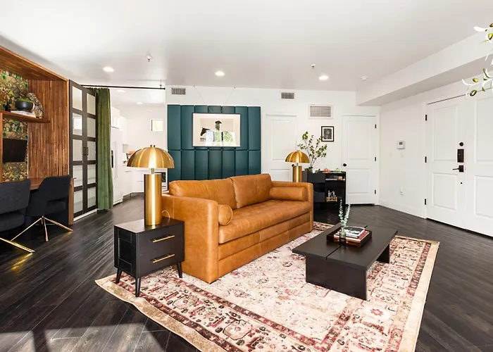 Chic 3br Escape Steps From Old Town Bars Free Parking * Scottsdale