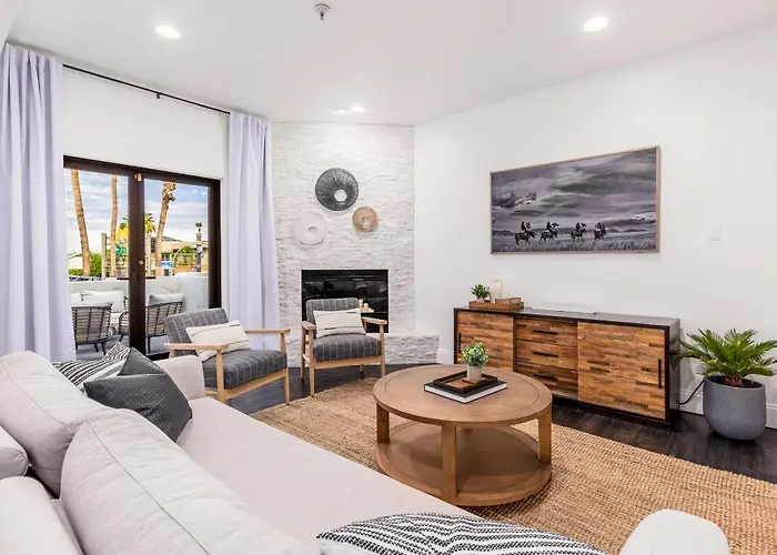 Apartment Chic 3br Escape Steps From Old Town Bars Free Parking