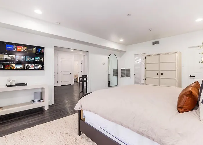 Apartment Chic 3br Escape Steps From Old Town Bars Free Parking Scottsdale