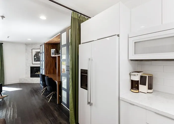 Chic 3br Escape Steps From Old Town Bars Free Parking Scottsdale